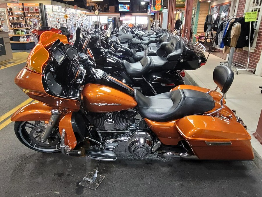 2015 Harley-Davidson® Road Glide® Special Amber Whiskey