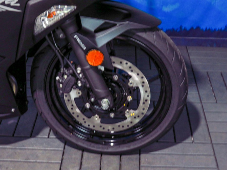 2026 Kawasaki Ninja 500 ABS Metallic Flat Spark Black