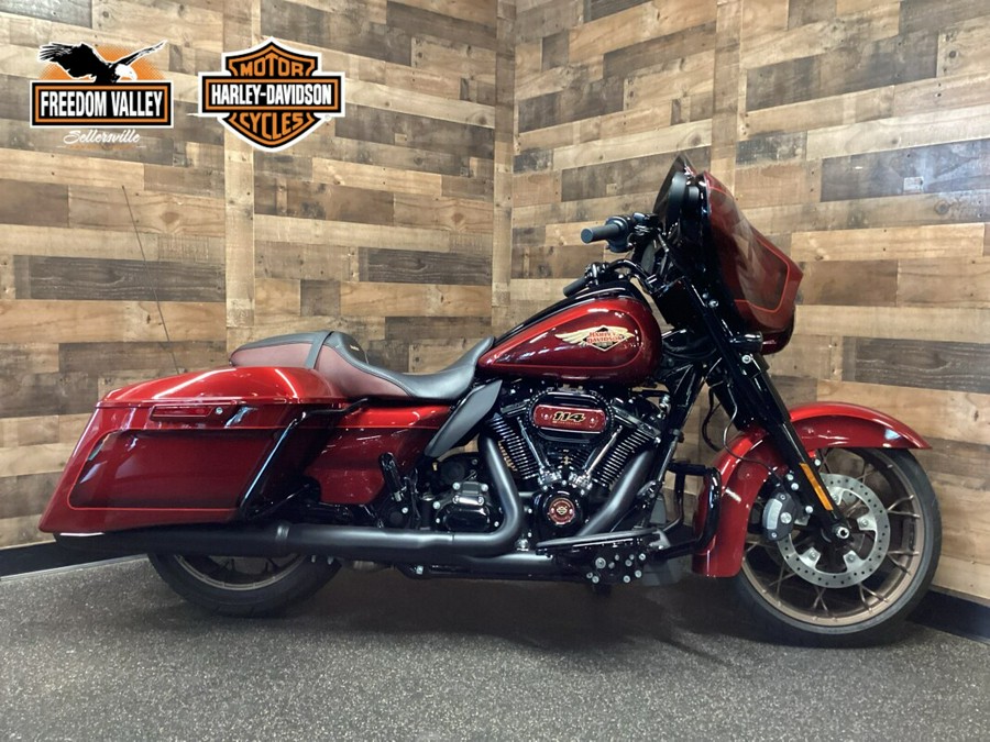 2023 Harley-Davidson Street Glide Special Heirloom Red Fade FLHXSANV