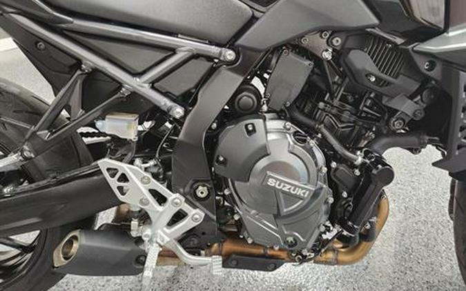 2023 Suzuki GSX-8S