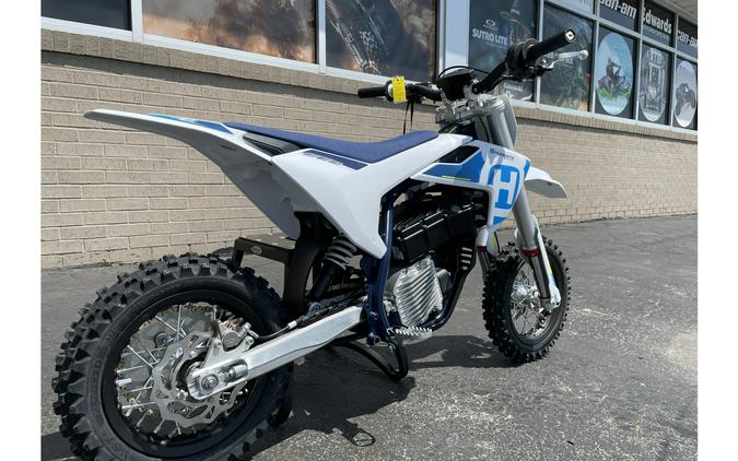 2024 Husqvarna Motorcycles EE 5