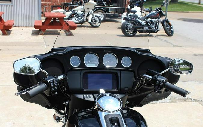 2024 Harley-Davidson® FLHTCUTG - Tri Glide® Ultra