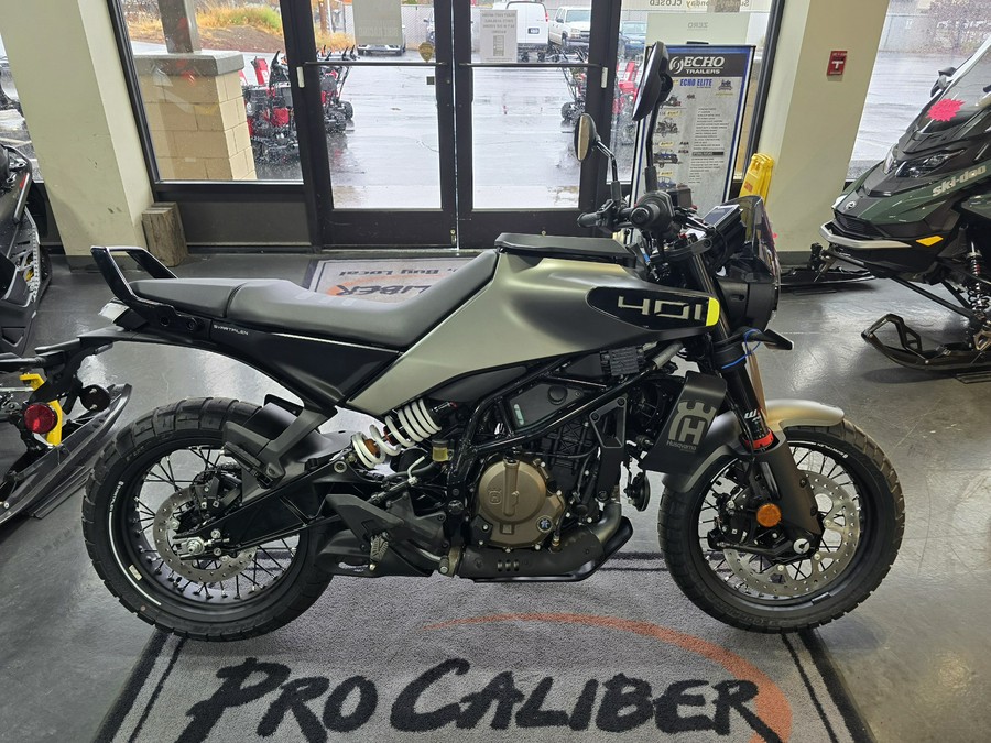 2024 Husqvarna Motorcycles Svartpilen 401 .