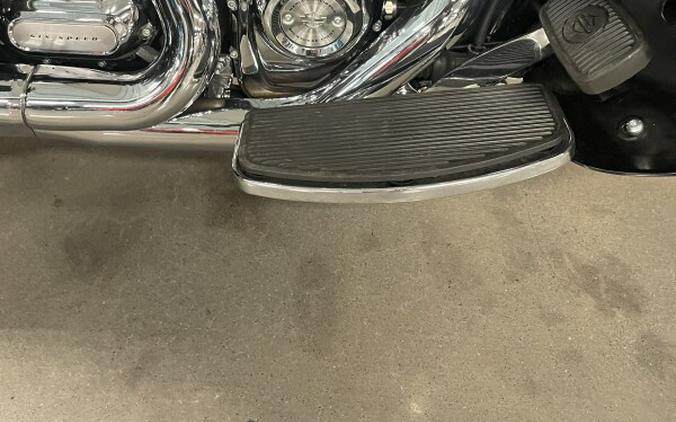 2024 Harley-Davidson® Tri Glide® Ultra Vivid Black