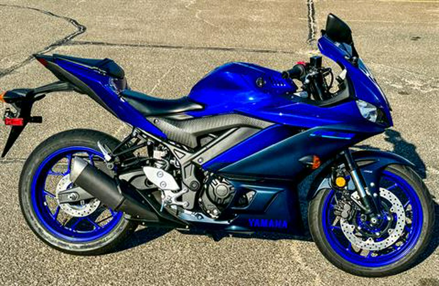 2023 Yamaha YZF-R3 ABS