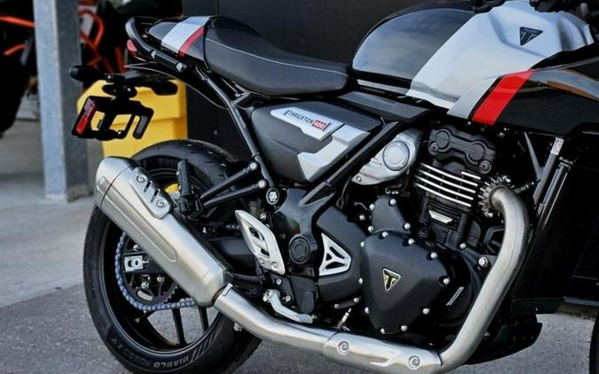 2026 Triumph Thruxton 400 Phantom Black / Aluminium Silver