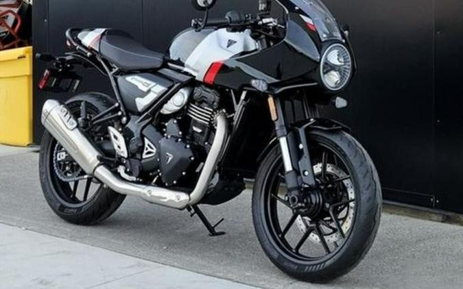 2026 Triumph Thruxton 400 Phantom Black / Aluminium Silver