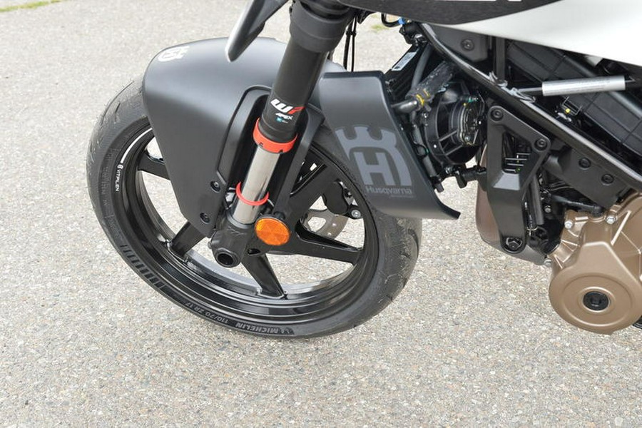 2024 Husqvarna® Vitpilen 401