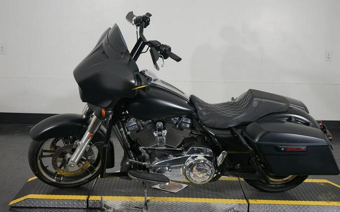 2017 Harley-Davidson® FLHXS - Street Glide® Special