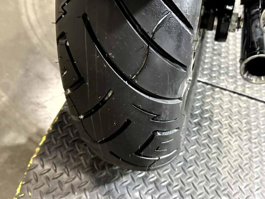 Harley-Davidson® Low Rider® 2020 FXLR 048143A BILLIARD BLUE