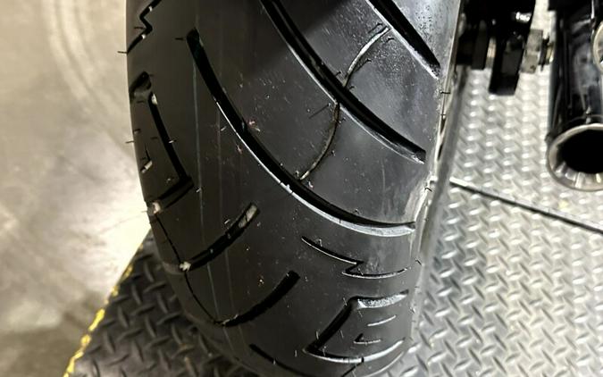 Harley-Davidson® Low Rider® 2020 FXLR 048143A BILLIARD BLUE