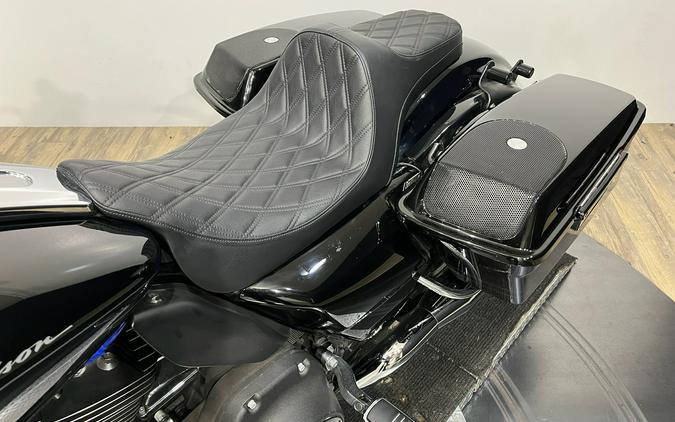 2011 Harley-Davidson Road Glide® Custom