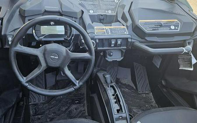 2023 Can-Am® Commander MAX DPS