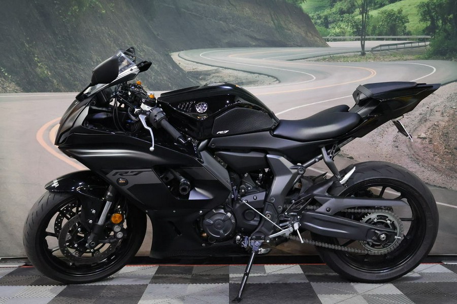 2025 Yamaha YZF-R7