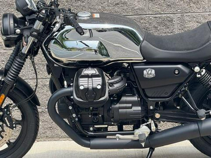 2025 Moto Guzzi V7 Stone