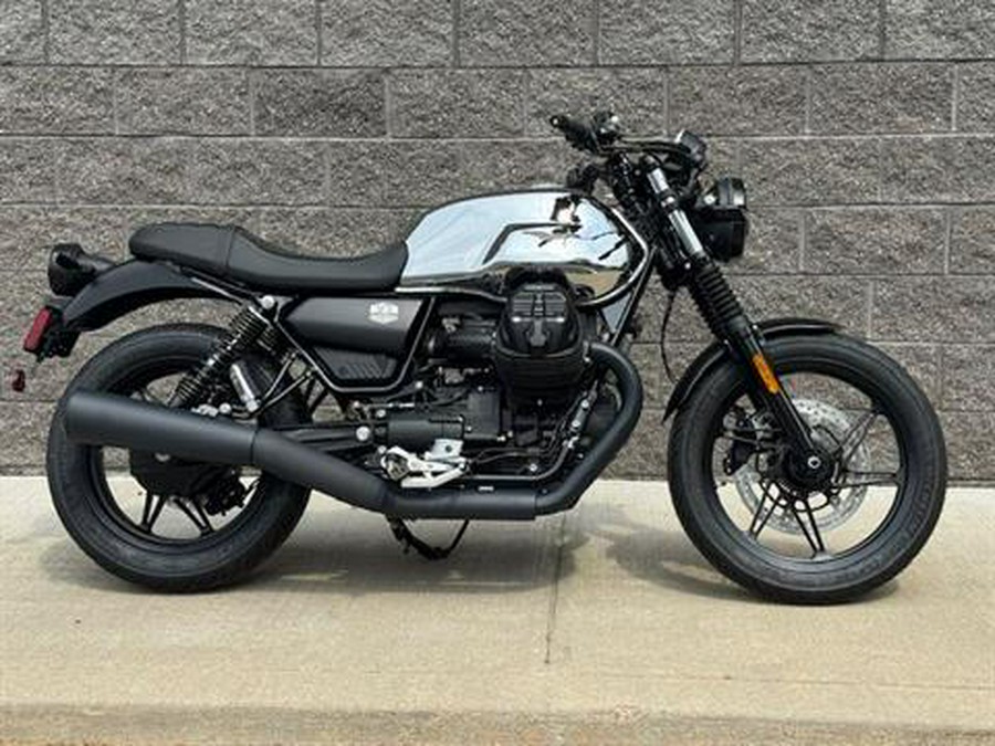 2025 Moto Guzzi V7 Stone