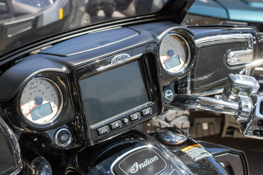 2021 INDIAN MOTORCYCLE ROADMASTER