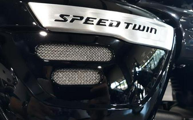 2023 Triumph SPEED TWIN BREITLING