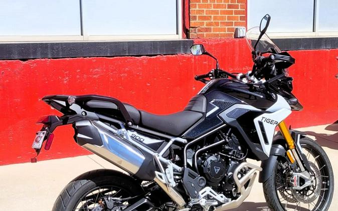 2024 Triumph Tiger 900 Rally Pro Carbon Black / Sapphire Black