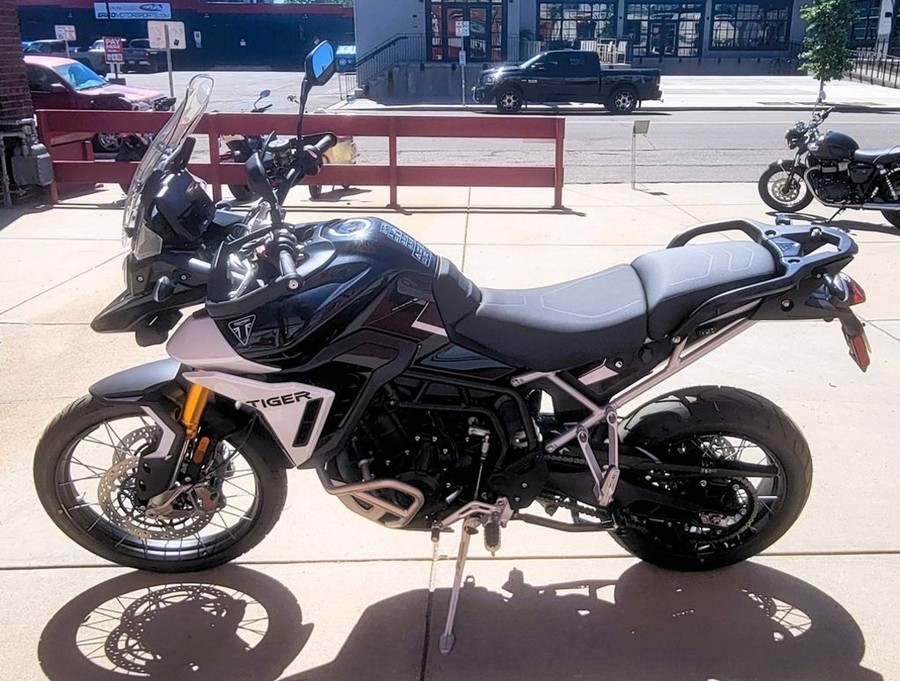 2024 Triumph Tiger 900 Rally Pro Carbon Black / Sapphire Black