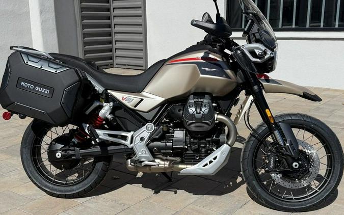 2025 Moto Guzzi V85 TT Travel