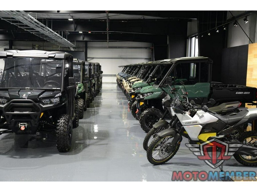 2025 Can-Am Defender MAX Lone Star HD10
