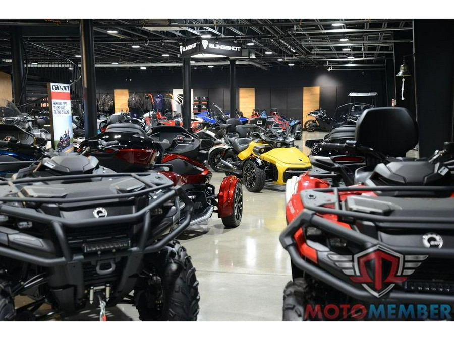 2025 Can-Am Defender MAX Lone Star HD10