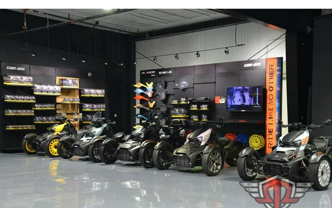 2025 Can-Am Defender MAX Lone Star HD10