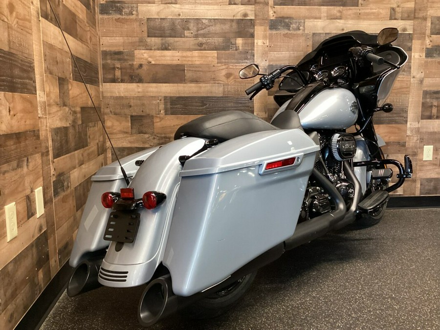 2023 Harley-Davidson Road Glide Special Atlas Silver Metallic - Black Finish