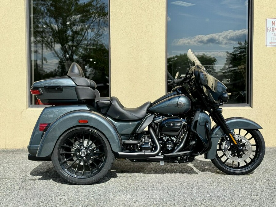 2025 Harley-Davidson® Tri Glide® FLHTCUTG