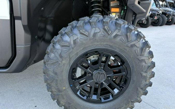 2027 Can-Am Defender XU MAX Limited HD11