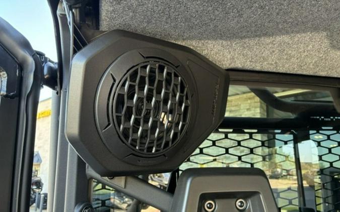 2027 Can-Am Defender XU MAX Limited HD11