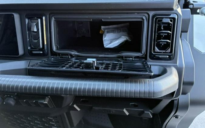 2027 Can-Am Defender XU MAX Limited HD11