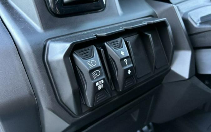 2027 Can-Am Defender XU MAX Limited HD11