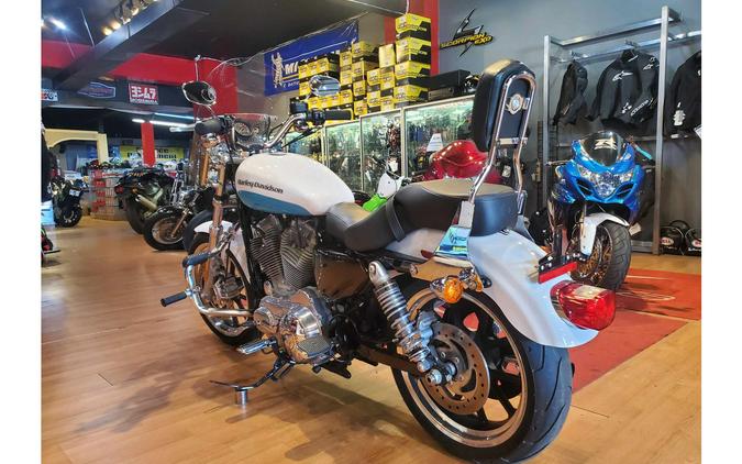 2016 Harley-Davidson® XL883L SuperLow® - Two-Tone Option