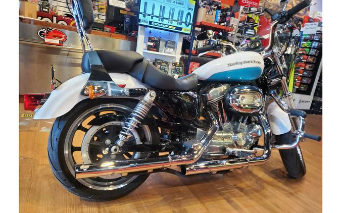 2016 Harley-Davidson® XL883L SuperLow® - Two-Tone Option