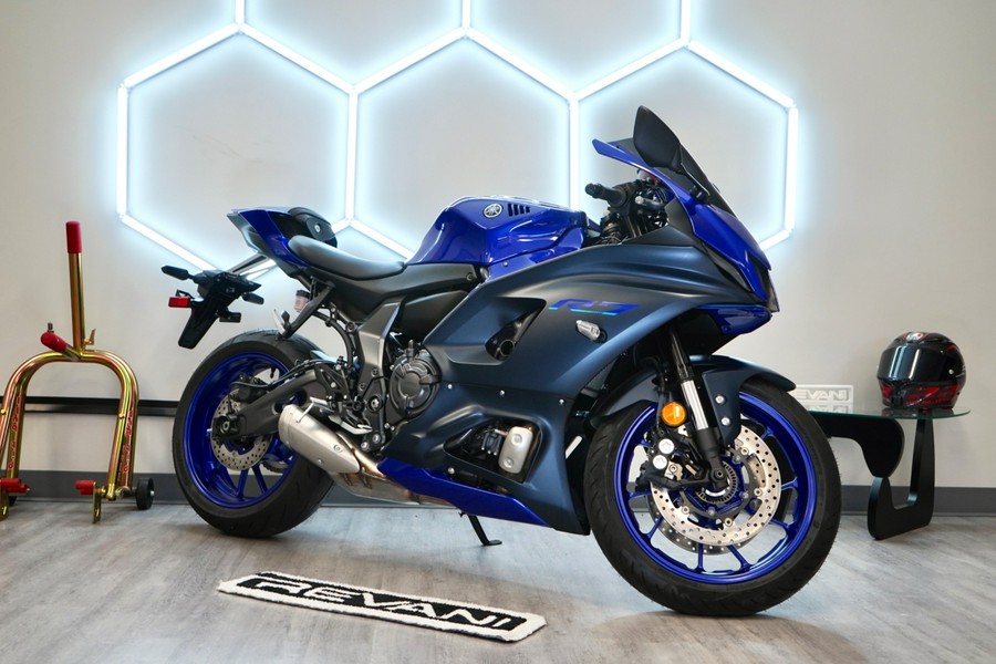 2023 Yamaha R7