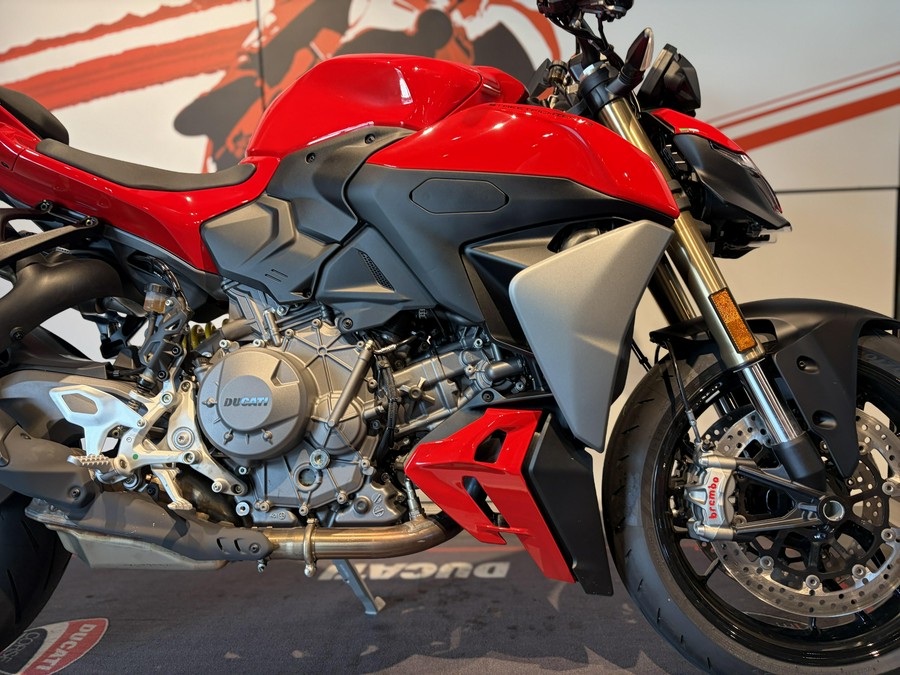 2026 Ducati STREETFIGHTER V2