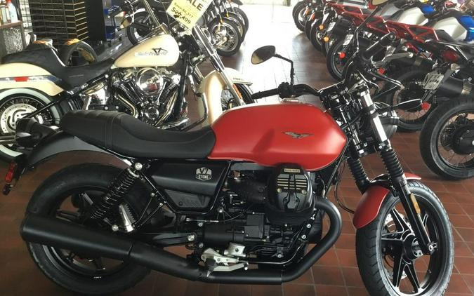 2023 Moto Guzzi V7 Stone