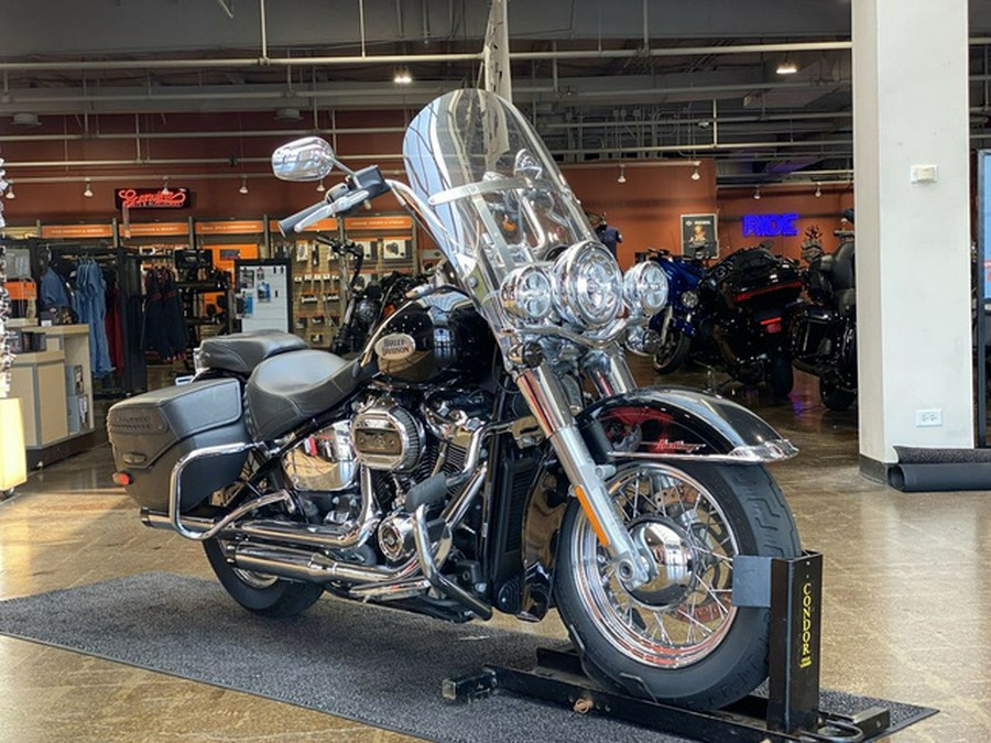 2022 Harley-Davidson Softail FLHCS - Heritage Classic 114