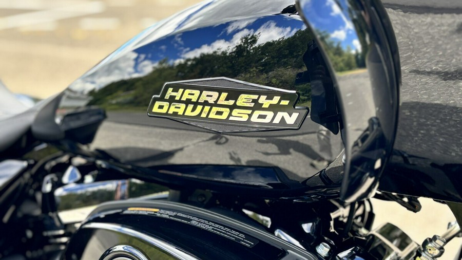 FLTRX 2025 Road Glide™