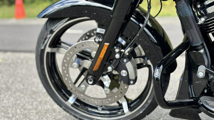 FLTRX 2025 Road Glide™