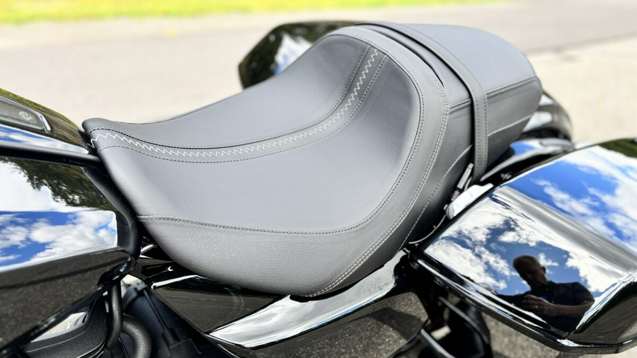 FLTRX 2025 Road Glide™