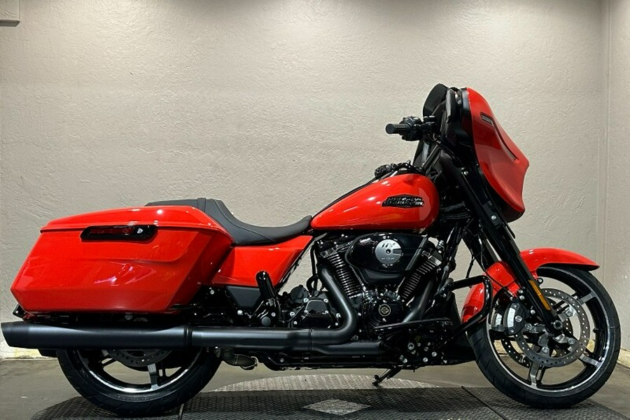 2026 Harley-Davidson® Street Glide® BLOOD ORANGE