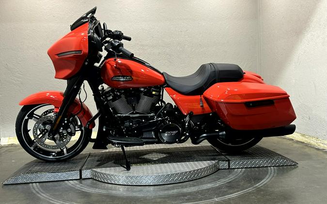 2026 Harley-Davidson® Street Glide® BLOOD ORANGE