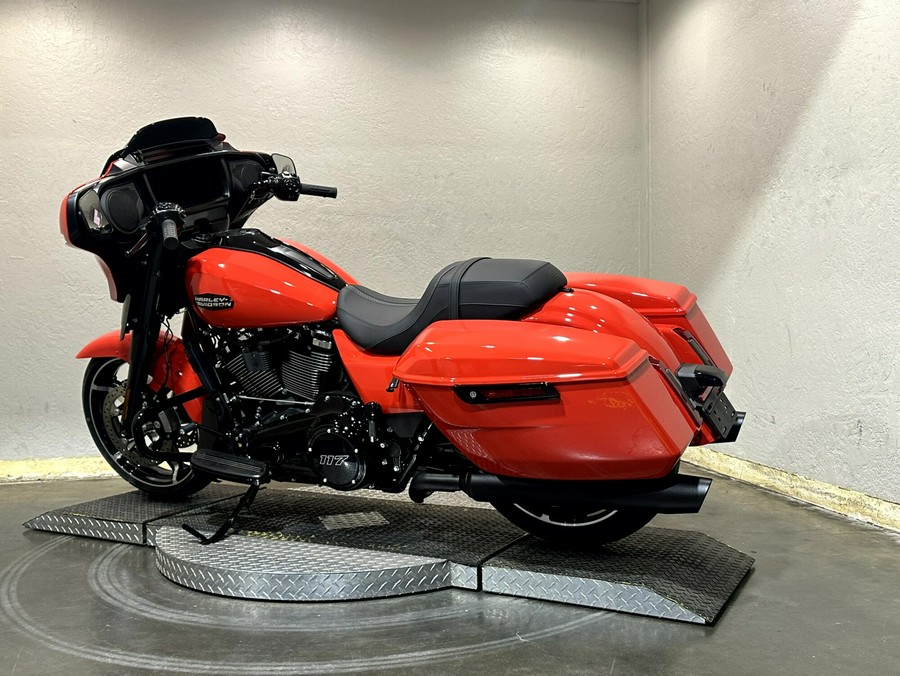 2026 Harley-Davidson® Street Glide® BLOOD ORANGE