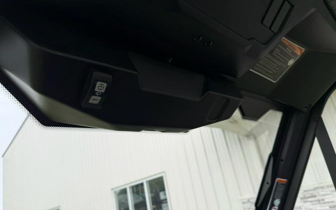 2026 Can-Am Defender DPS CAB HD10