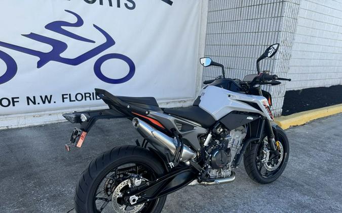 2024 KTM Duke 790