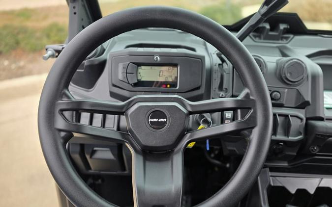 2026 Can-Am® Defender MAX DPS CAB HD10
