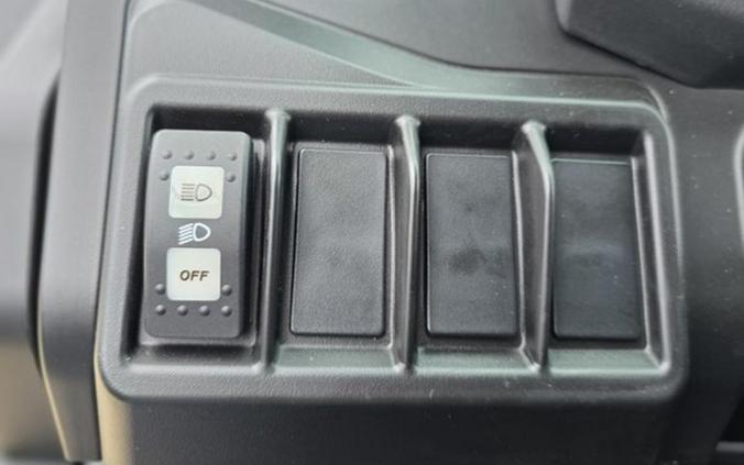 2026 Can-Am® Defender MAX DPS CAB HD10